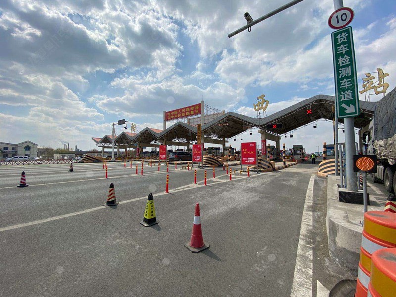 LED廣告機(jī)-戶外智能廣告機(jī)12.jpg LED廣告機(jī)-戶外智能廣告機(jī)12.jpg