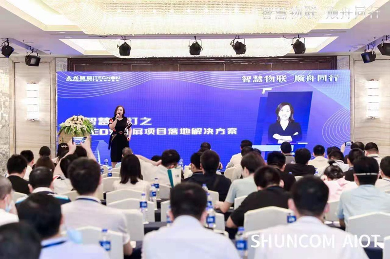 LED燈桿屏智慧路燈LED信息發布屏26.jpg LED燈桿屏智慧路燈LED信息發布屏26.jpg